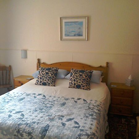 Eden House Bed & Breakfast Блекпул Екстериор снимка