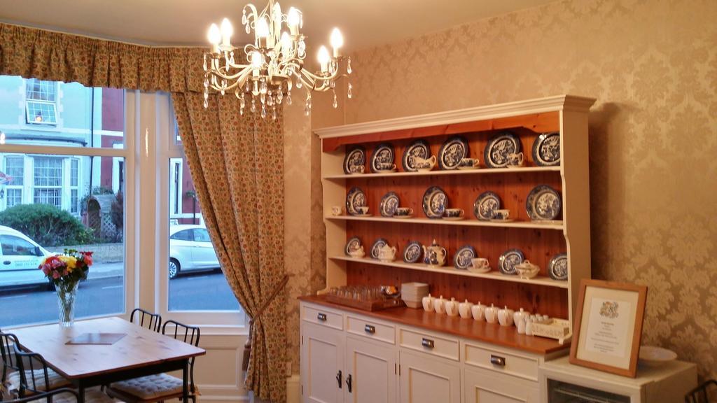 Eden House Bed & Breakfast Блекпул Екстериор снимка