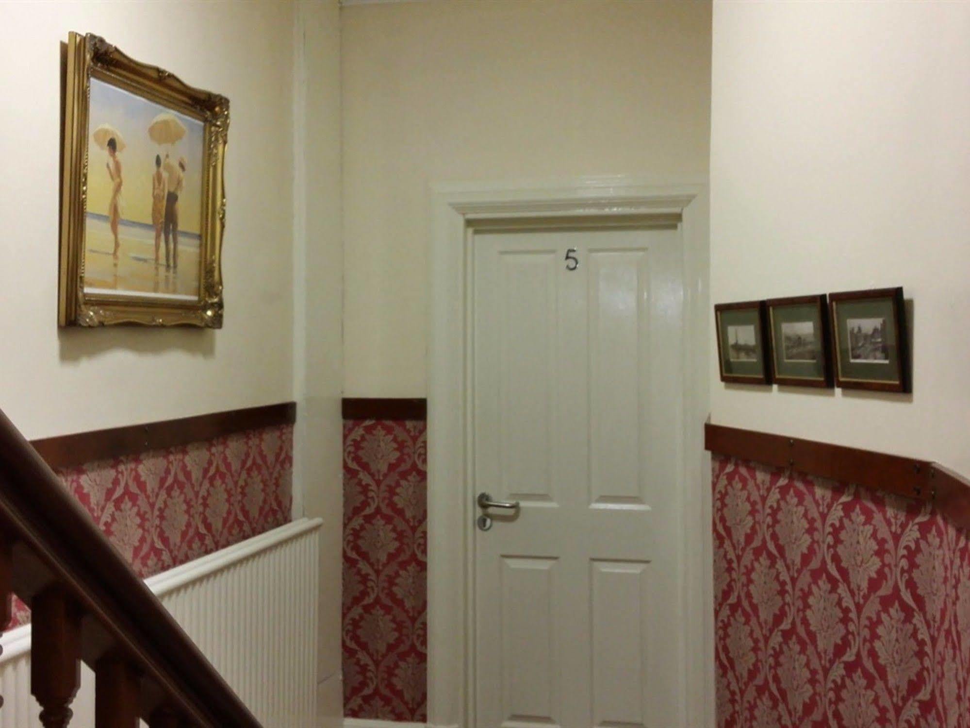 Eden House Bed & Breakfast Блекпул Екстериор снимка