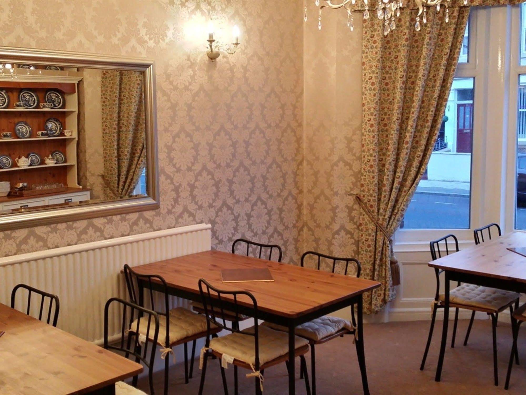 Eden House Bed & Breakfast Блекпул Екстериор снимка
