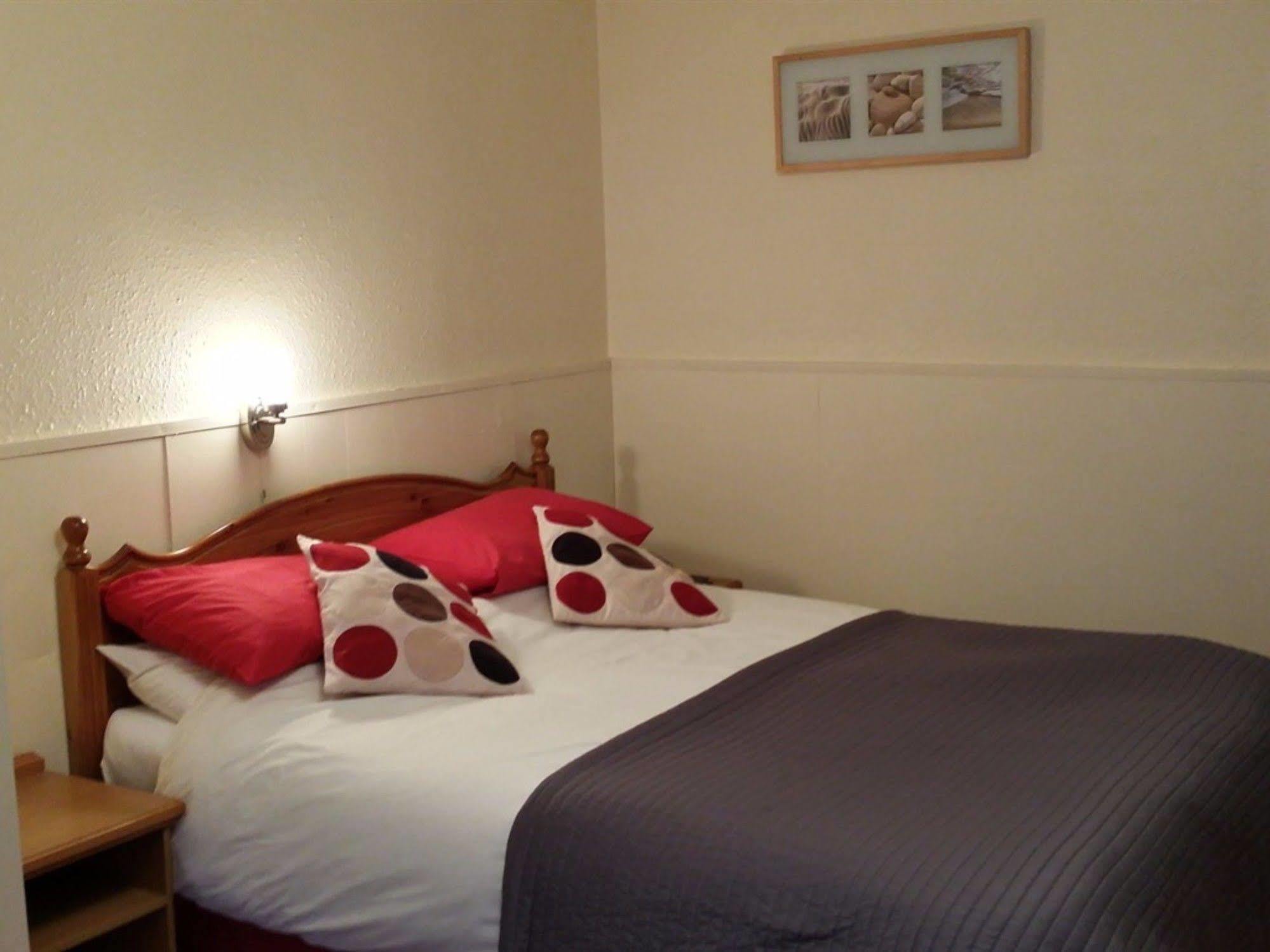 Eden House Bed & Breakfast Блекпул Екстериор снимка
