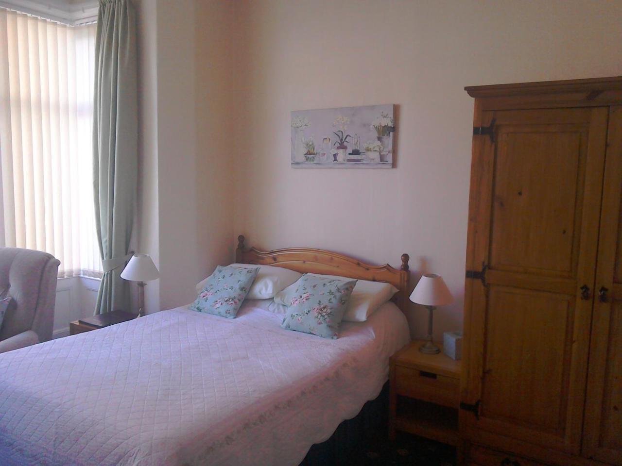 Eden House Bed & Breakfast Блекпул Екстериор снимка