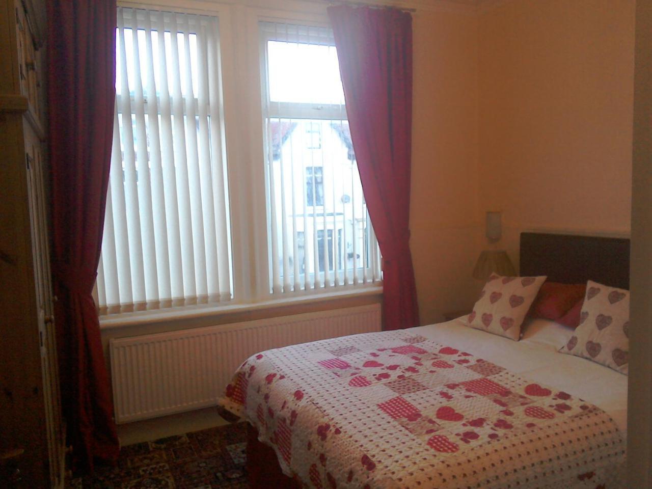 Eden House Bed & Breakfast Блекпул Екстериор снимка